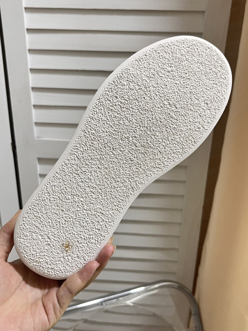 Ch**el sport shoes